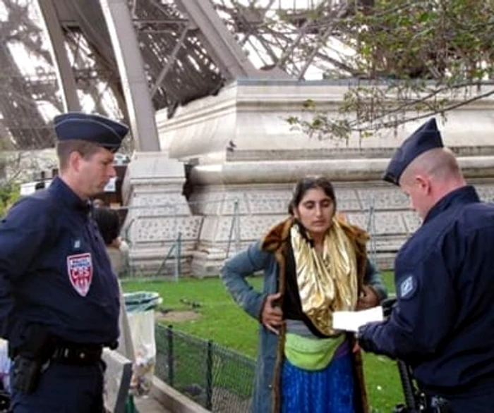 
    Femeile au fost prinse primele și apoi și-au turnat bărbațiiFoto: vremeanoua.ro  