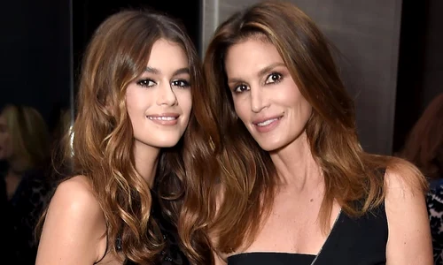 cindy crawford si kaia p1 jpg