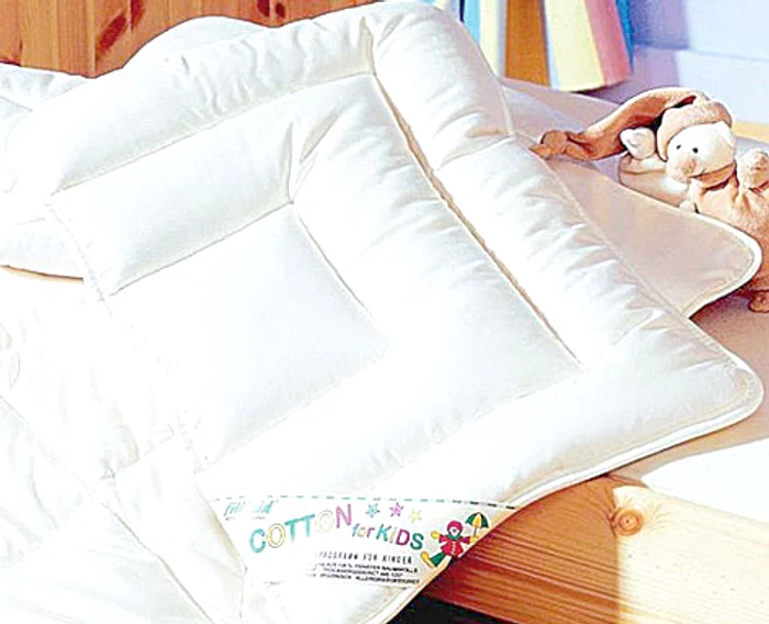 Pernă antialergică pentru bebeluşi 40x60 cm, la kika