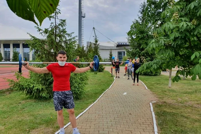 
    Loturile olimice au început pregătirea la complexul de la IzvoraniFOTO: Facebook/ COSR  