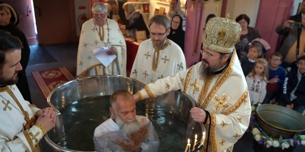 botez ortodox foto episcopia europei de nord