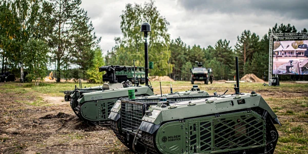 echipamente militare estonia ucraina roboti