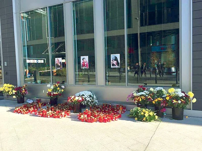 La sediul companiei  Oracle s-a „ridicat” un  altar cu flori şi lumânări