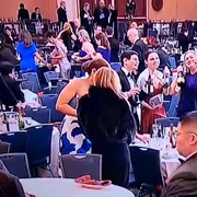 femeie vin atac cina corespondentilor sursa facebook mp4 thumbnail png