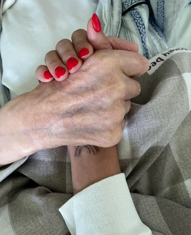 Tatăl actriței se află acum într-un moment de cumpănă, din cauza problemelor de sănătate cu care se luptă de ceva timp