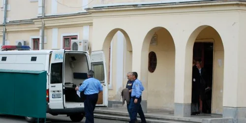 Prodecanul Facultăţii de Farmacie a fost arestat pentru 20 de zile 