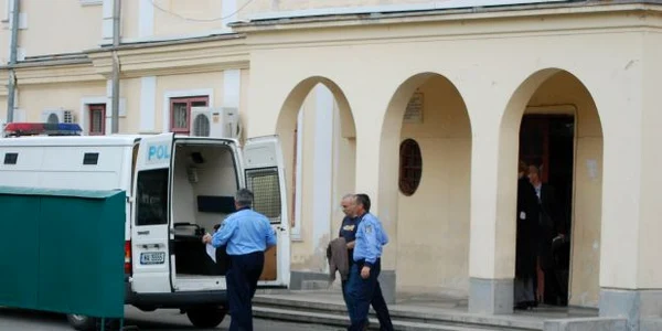 Prodecanul Facultăţii de Farmacie a fost arestat pentru 20 de zile 
