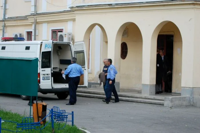 Prodecanul Facultăţii de Farmacie a fost arestat pentru 20 de zile