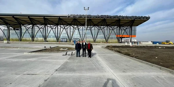 Aeroportul International Brasov Ghimbav 1 jpg