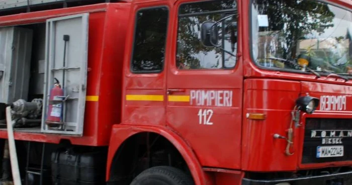 Pompierii au intervenit rapid pentru stingerea incendiului