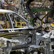 Uzina Dacia foto Renault Romania (14) jpg