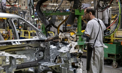 Uzina Dacia foto Renault Romania (14) jpg