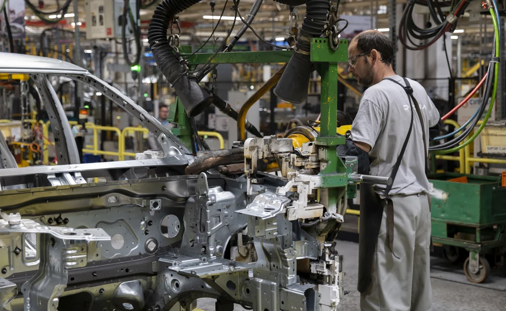 Impactul relocării noilor modele Dacia, care lovește mii de angajați, ar putea fi mult mai amplu, avertizează presa maghiară