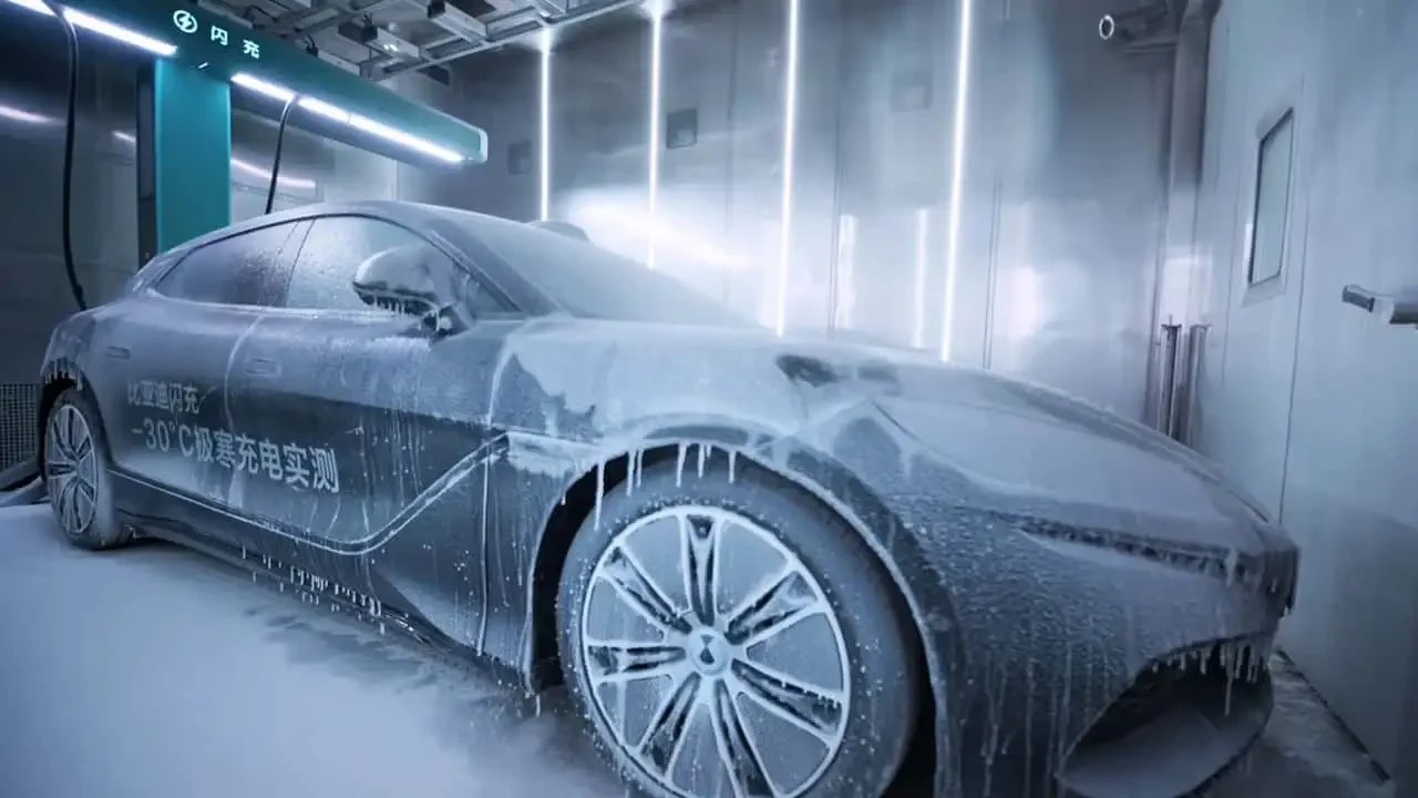 Gigantul auto chinez BYD uimește lumea: încărcare în 12 minute la temperaturi de -30°C