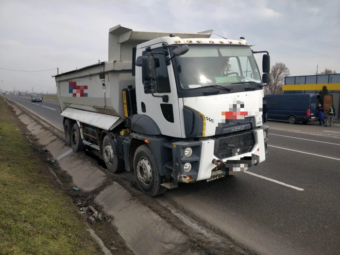 Şoferii de camioane sunt jefuiţi frecvent, iar poliţia nu îi ajută cu nimic.