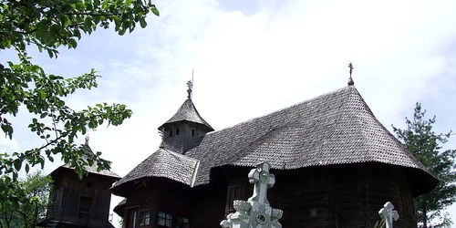 Biserica de lemn din Bicazu Ardelean jpg