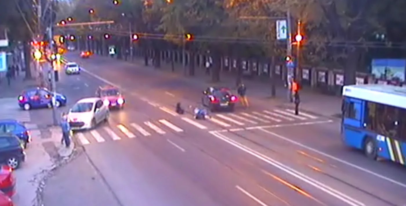 Un bărbat scapă miraculos din accidentul de la Super Copou
