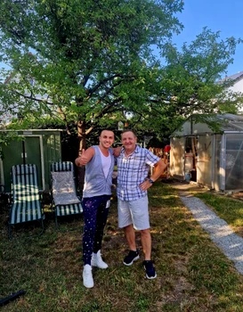 Mihai Trăistariu, în vizită la familia fratelui său din Germania foto: Facebook   