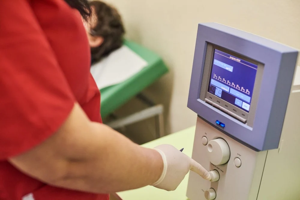 Doar două serii de bilete de tratament prin casele de pensii până la sfârșitul anului. Ce șanse mai au cei care vor să cumpere