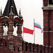 Steagyl Rusiei si cel al fostei Uniuni Sovietice pe Kremlin la 18 decembrie 1991 FOTO EPA-EFE