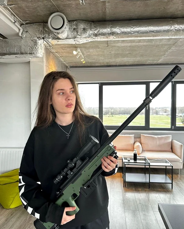 În echipa de CS:GO, ANa are rol de lunetist. FOTO: Arhiva personală