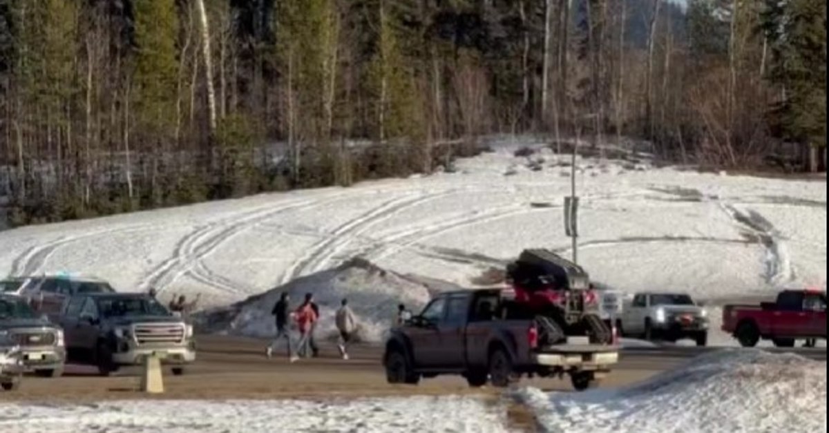 Atac armat într-un liceu din Canada cu nouă morți și cel puțin 25 de răniți. Suspecta ar fi o „femeie în rochie”