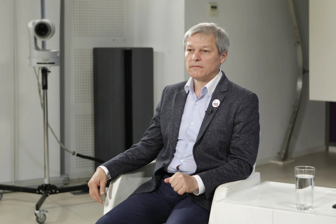 Dacian Cioloş sancţionează traseismul politic şi afirmă că este gata să preia responsabilităţile unui nou guvern dacă actualul va fi răsturnat. FOTO Eduard Enea