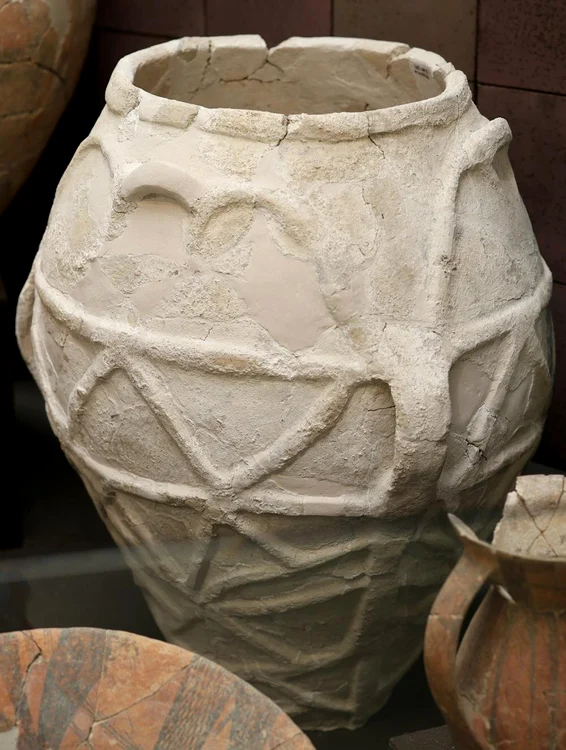 Pithos folosit probabil pentru ulei de măsline (© Fabrizio Garrisi / Wikimedia Commons)