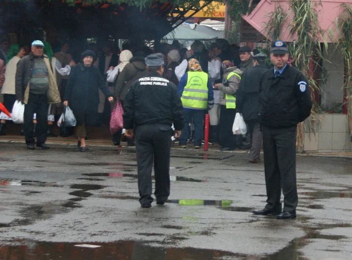 Poliţiştii comunitari au cerut şi ei în instanţă menţinerea mai multor sporuri.