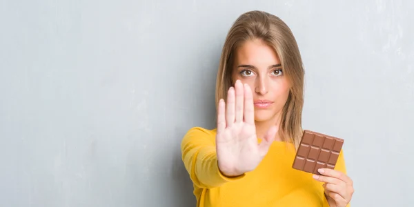 Pofa de ciocolata Cu aceste alimente sanatoase o poti inlocui  Sursa foto shutterstock 1159558564 jpg
