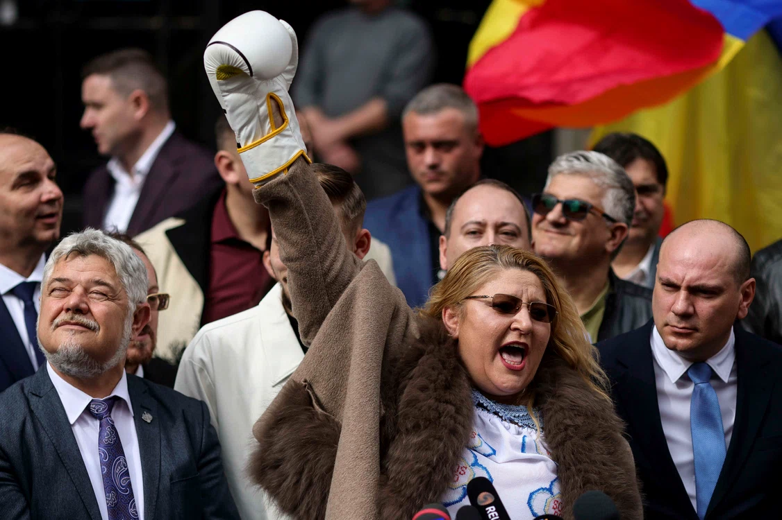 Diana Şoşoacă afirmă că i-ar fi scris lui Donald Trump. Foto Inquam/Octav Ganea