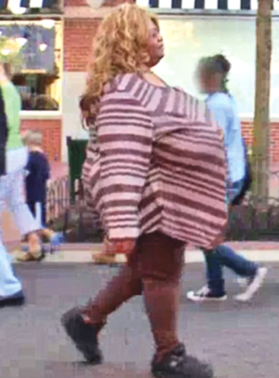 Annie are mari  dificultăţi  când  şofează sau când merge pe stradă