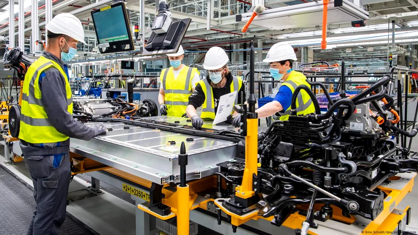Volkswagen a convertit uzina din Emden la producţia de automobile electrice