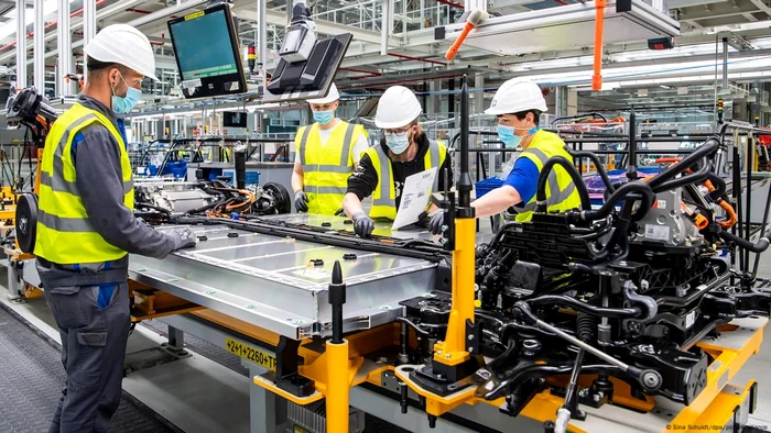 Volkswagen a convertit uzina din Emden la producţia de automobile electrice