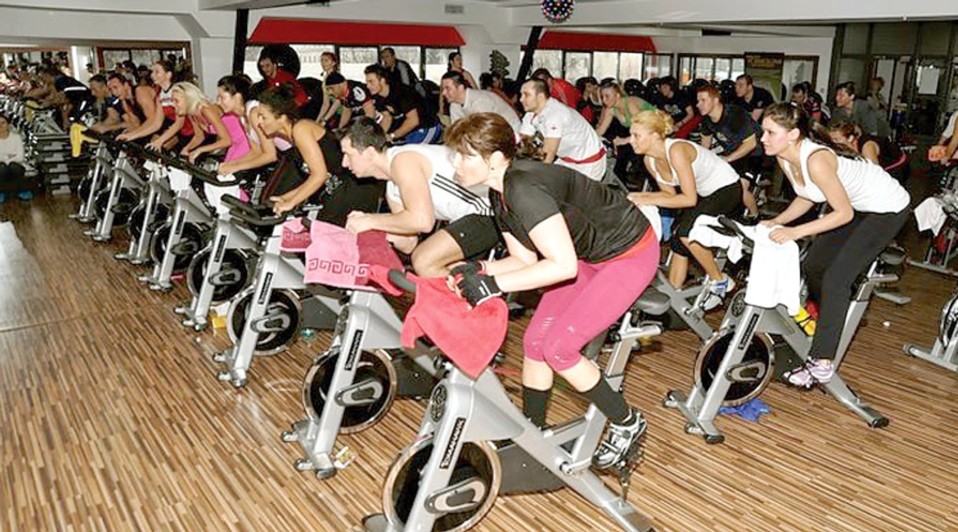 Vedeta face  mult spinning  ca să slăbească