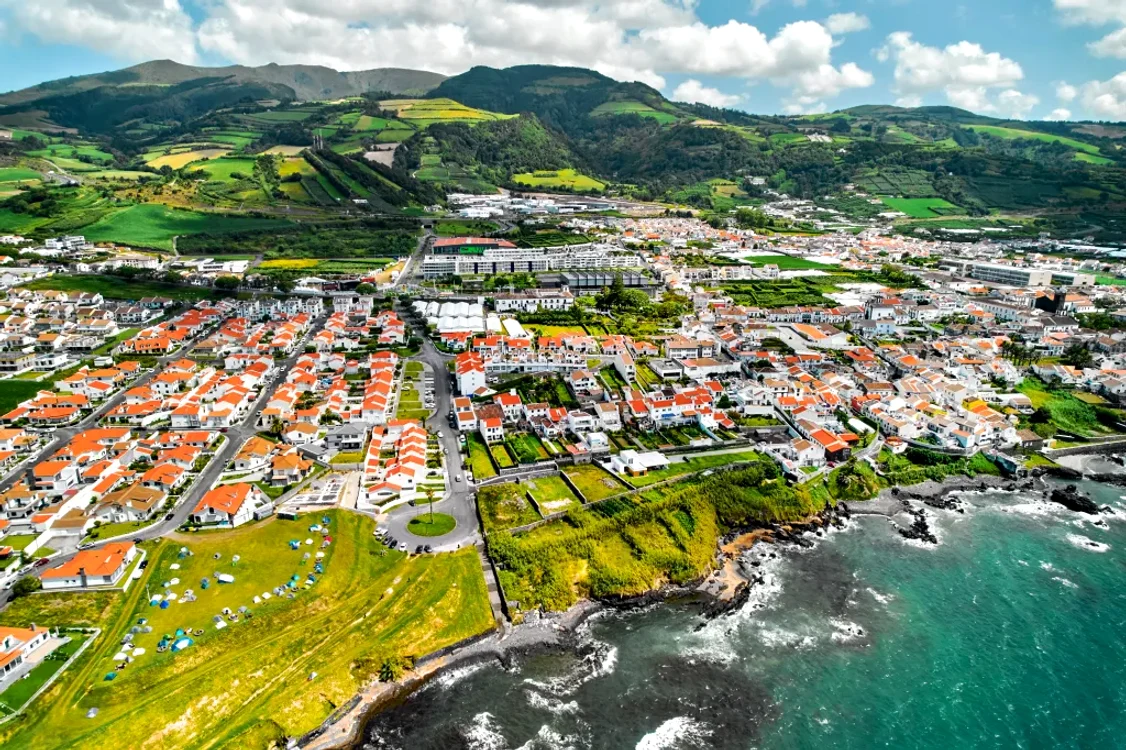 Azore, arhipelagul portughez supranumit „Hawaii-ul Europei”