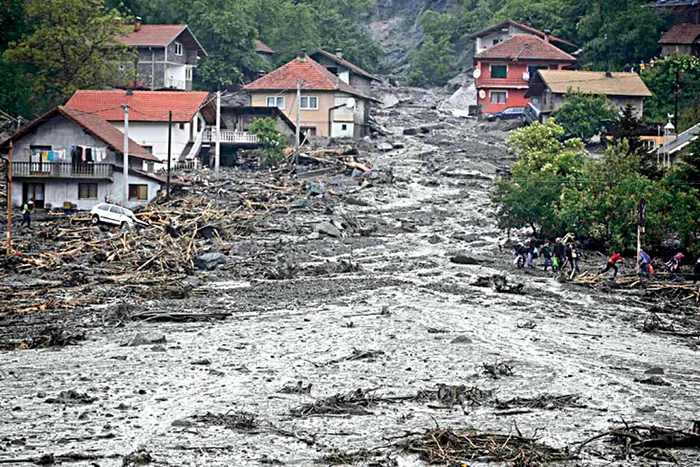 Alunecările de teren  au distrus locuinţele