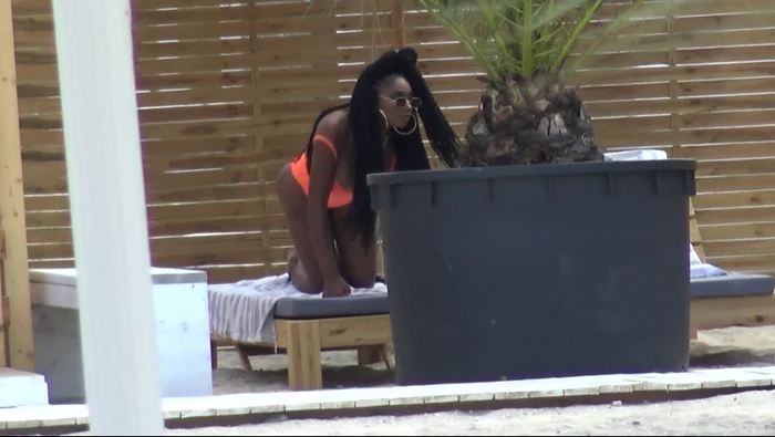 Costumul de baie „buclucaș” al lui LauretteFoto: Instagram