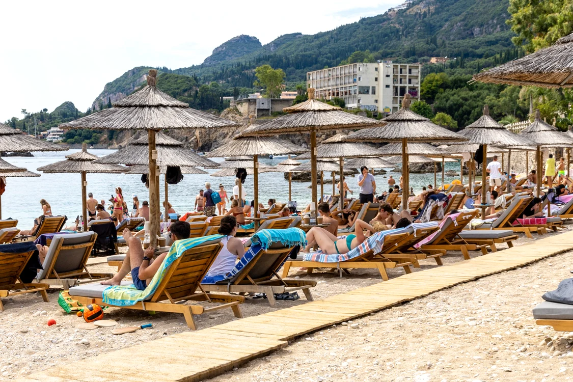 Cât costă un șezlong în Eforie Sud și Grecia/ Sursă foto: Shutterstock