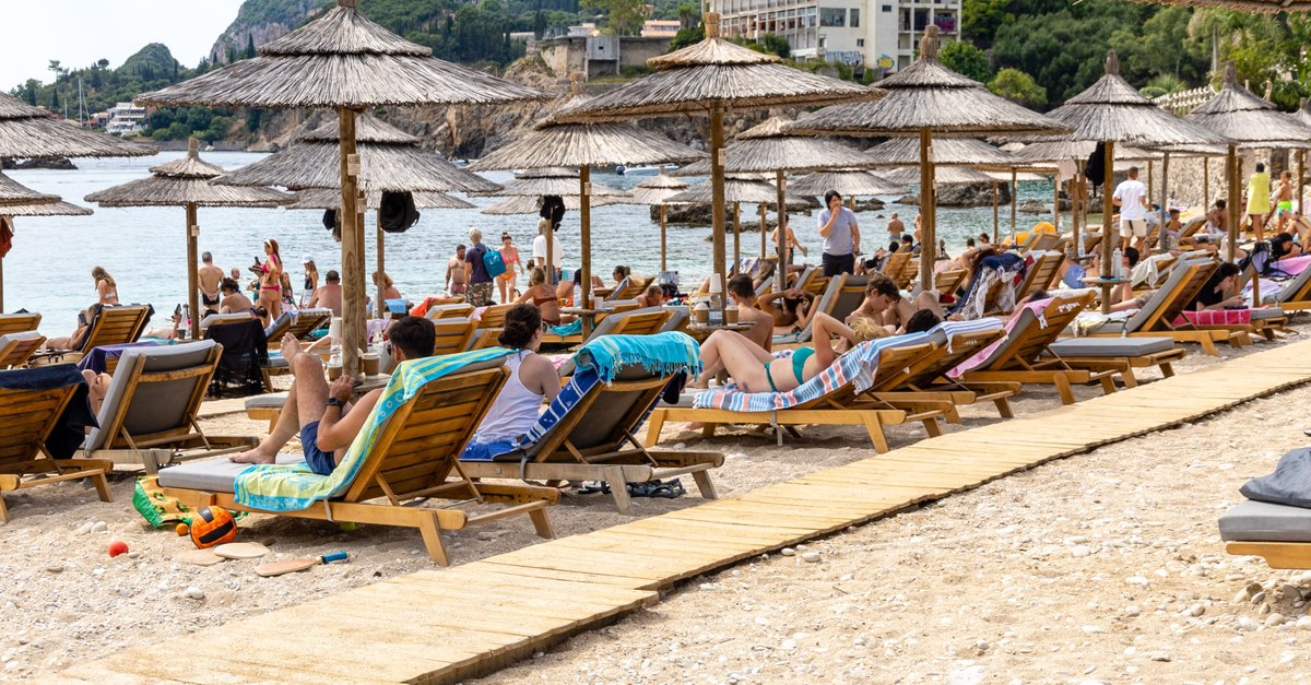 Costuri șezlonguri: Eforie Nord vs. Grecia la început de sezon