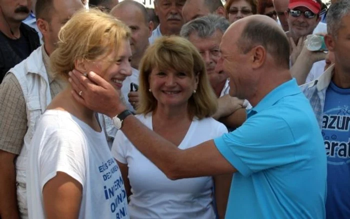 
    Preşedintele Traian Băsescu va fi din nou bunic?  