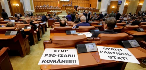 Moţiunea PSD dăunează grav sănătăţii în plenul parlamentului FOTO Iinquam Photos / George Calin