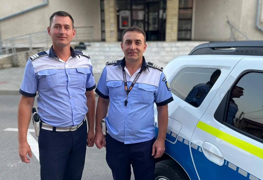Poliţiştii Petrică
Moisii şi Daniel
Prisacaru FOTO: IPJ Suceava