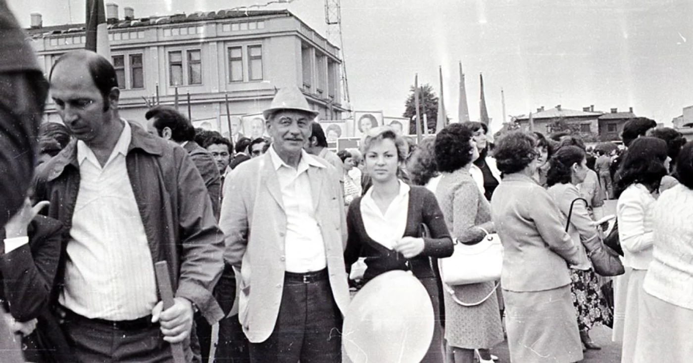 23 august defilare foto societatea culturala atom ploiesti
