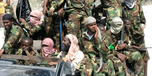 Gruparea islamistă Al-Shabab atrage tot mai mulţi recruţi din rândurile militanţilor fugiţi din Afganistan şi Pakistan.
