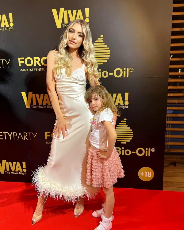 Alexandra Misty Pavel si fiica ei si a lui Keo