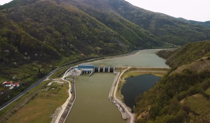 Traseul Lotului 2 al Autostrăzii Sibiu Pitești de pe Valea Oltului Captură YouTube 