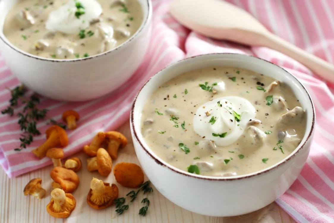supa crema de ciuperci shutterstock 55551430 jpeg