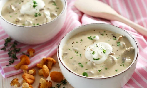 supa crema de ciuperci shutterstock 55551430 jpeg