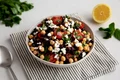 Salata de fasole  Sursa foto shutterstock 2462863703 jpg